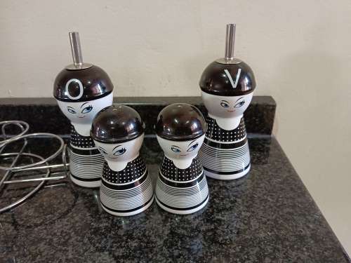 Salt and vinegar set