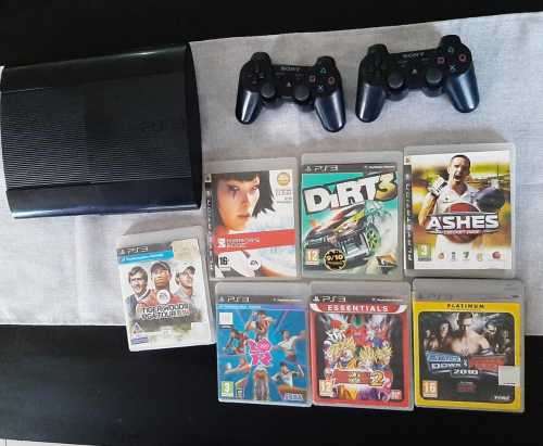 PS3 CONSOLE WITH 2 CONTROLLERS