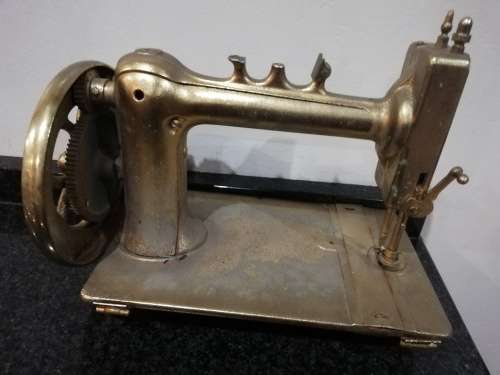 Vintage sewing machine for decor