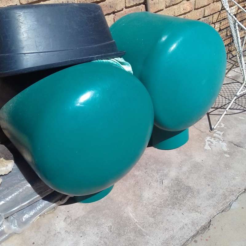Dog Kennel - second hand - Green Igloo Kennel excellent condtion