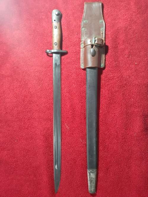 Pattern 1907 bayonet - good condition with scabbard and frog