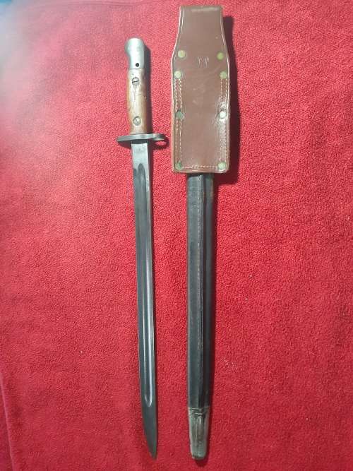 Pattern 1907 bayonet - good condition with scabbard and frog