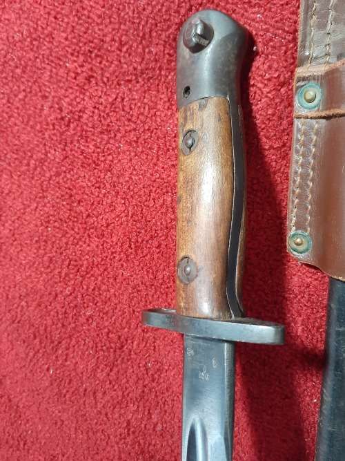 Pattern 1907 bayonet - good condition with scabbard and frog