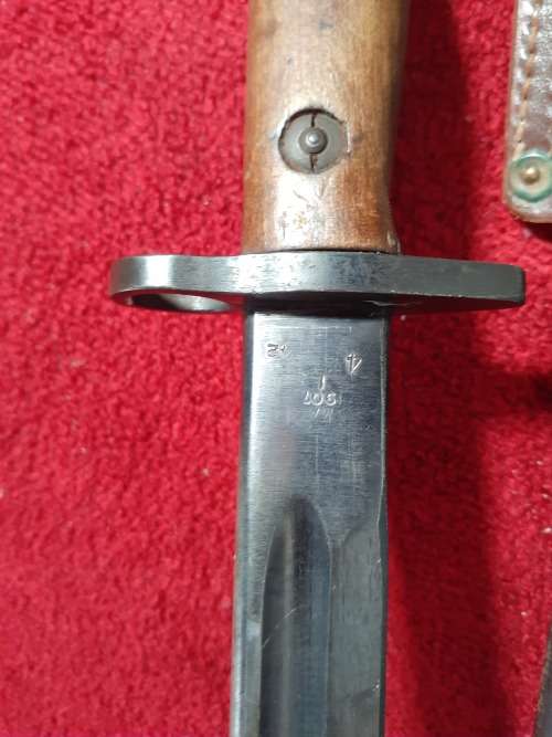 Pattern 1907 bayonet - good condition with scabbard and frog