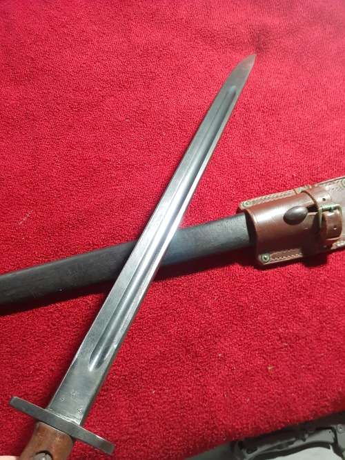 Pattern 1907 bayonet - good condition with scabbard and frog