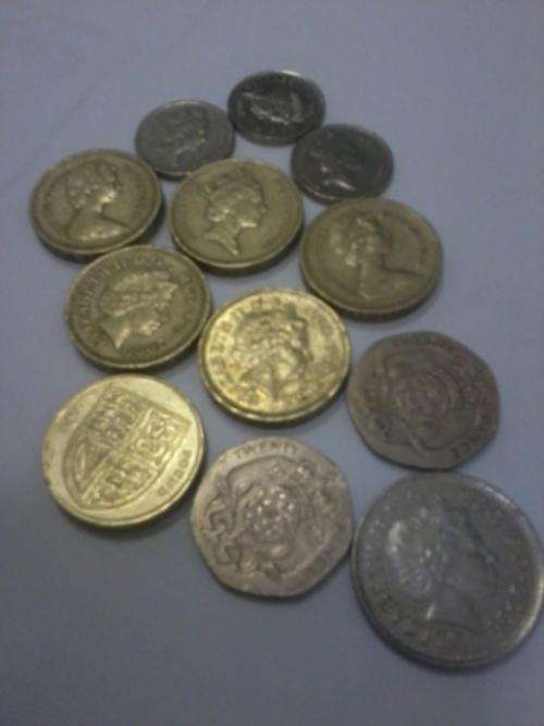 12 x The United Kingdom Coins (BANK Coins) USED