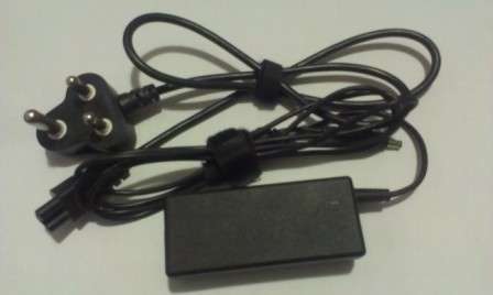 CRAZY SALE - SAMSUNG R720 LAPTOP CHARGER