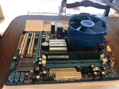 Pentium Dual Core CPU E5400 @2.7GHz + 2GB RAM + Motherboard + Heatsink