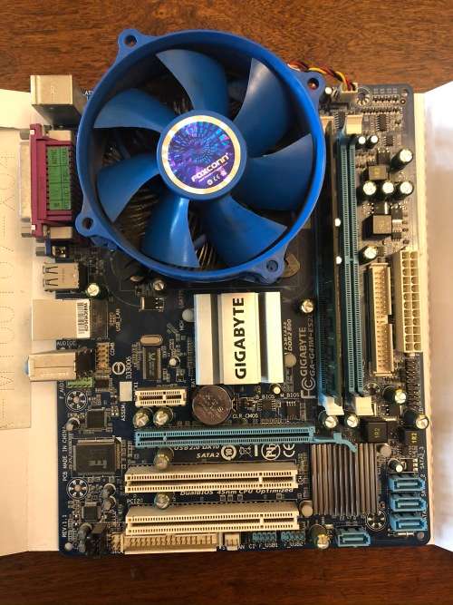 Pentium Dual Core CPU E5400 @2.7GHz + 2GB RAM + Motherboard + Heatsink