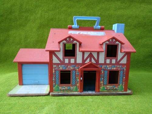 Fisher Price 'Little People Tudor Doll House'