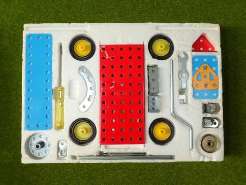 Maakeets assembling kit: Perfect Toy for a Junior Engineer
