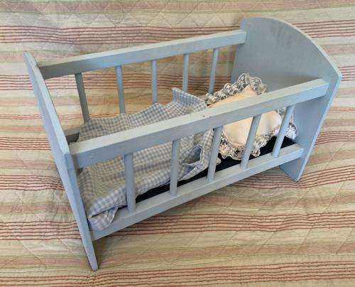 Vintage Baby Doll Cot (Collection only or own courier)