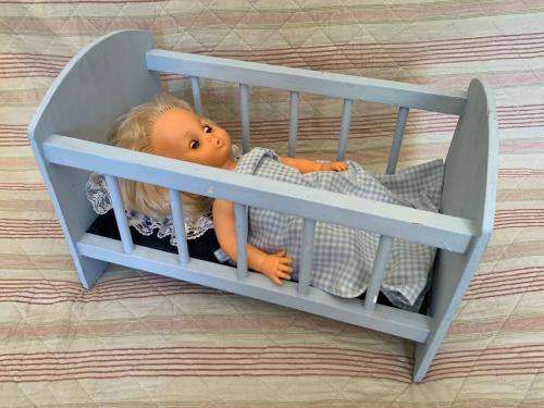 Vintage Baby Doll Cot (Collection only or own courier)