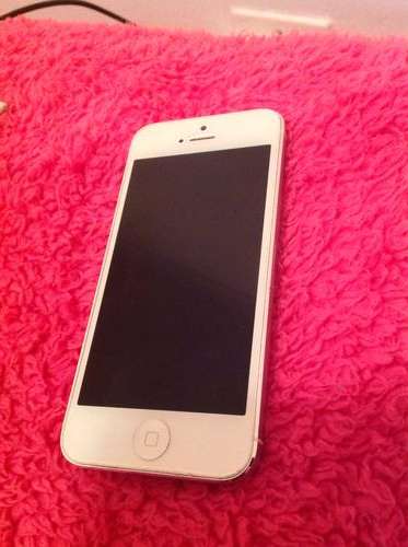 iPhone 5 only in excellent condition with free R450 pouch