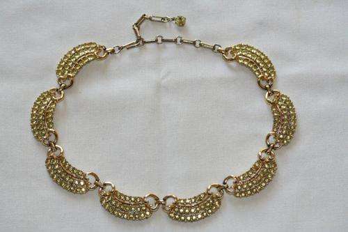 Vintage Gold Scalloped Necklace with Green Stones