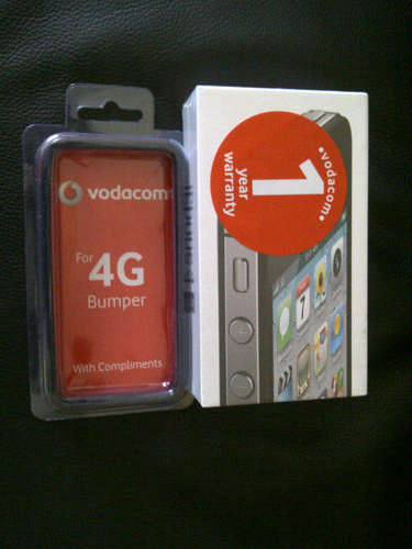 BRAND NEW APPLE IPHONE 4s 16GB BLACK