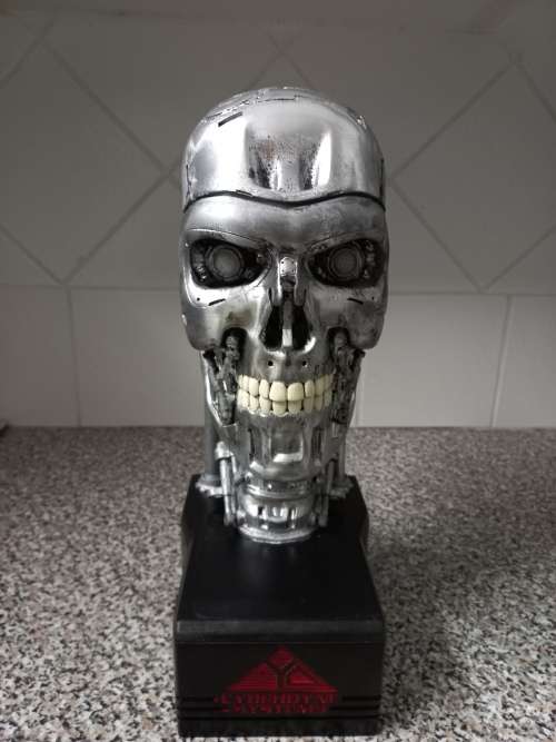 T800 Terminator head Animatronic 1:1 Scale - Link to video in description