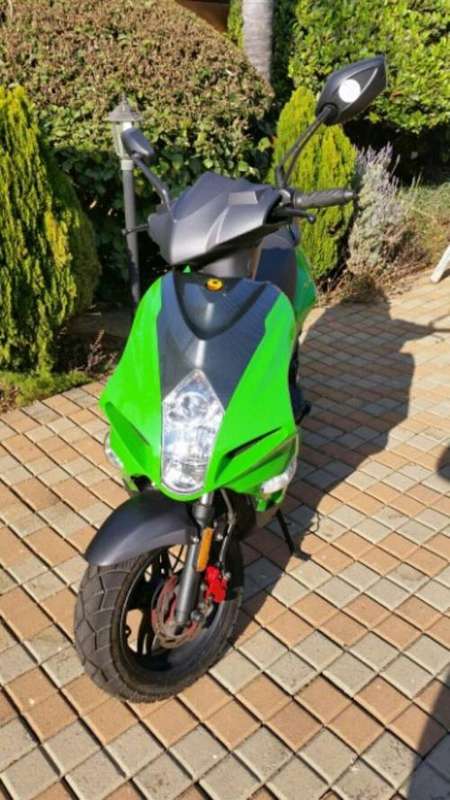 As New, 150 CC Gomoto motorbike. Only 64km on the odometer.