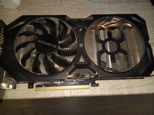 R9 380 (1x Fan missing)