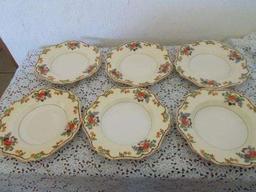 A set of six vintage John maddock & sons shallow soup bowls or dinner plates ?