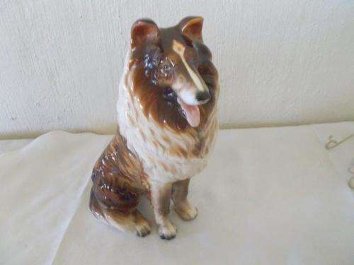 nice large model of a porcelain lassie dog figurine