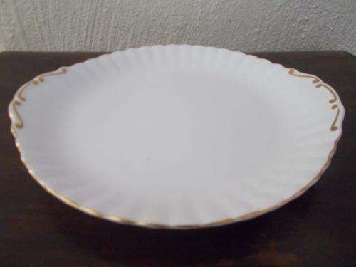 Nice white and gold royal albert val d'or cake plate