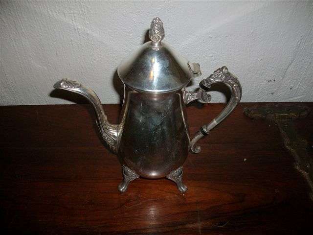Lovely silver plated tea pot