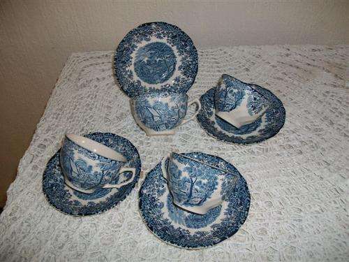 Lovely set of four windmill pattern blue and white tea cups
