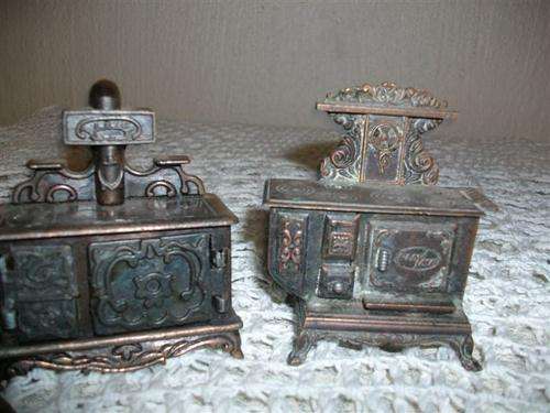 two minture "dolls house"metal stoves