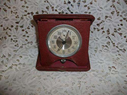 Small fold up wind up travel solora clock