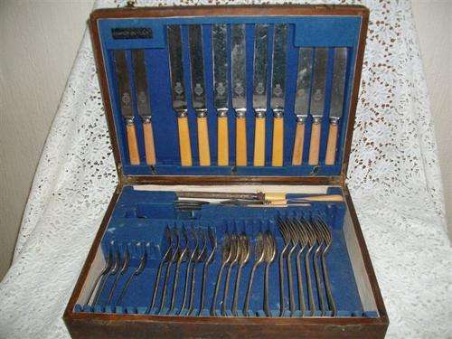 Vintage cateen set of cutlery including bone handle