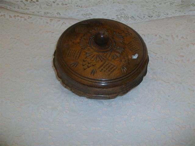 vintage wooden tobacco jar holder