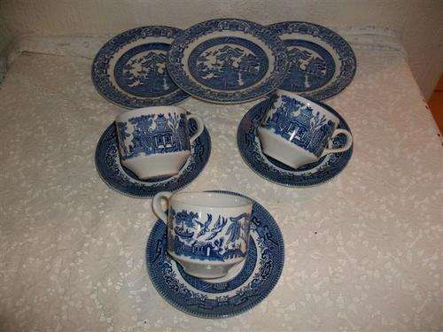 Three lovely willow pattern style trio's