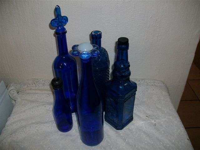Nice lot of assorted blue bottles (last lot)
