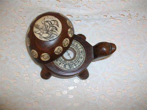 Small wooden chiense compass