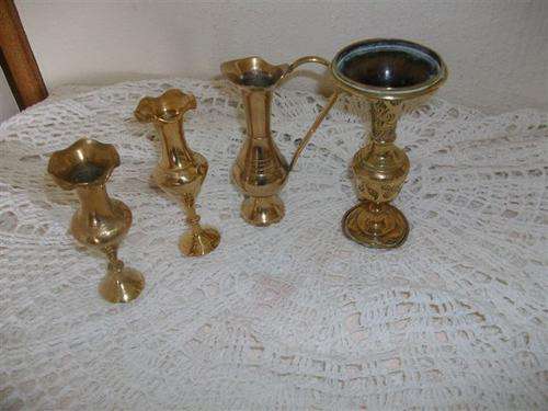 Asstorted lot of brass vases