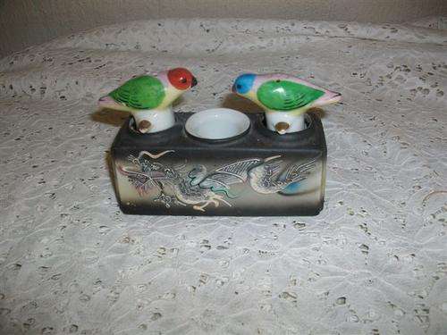 Oriental cruet set