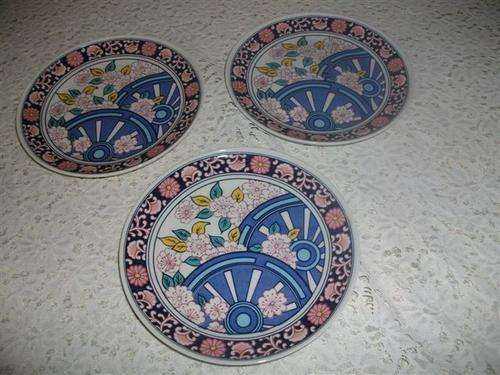 Set of three imperail imari wall plates for the collector