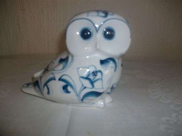 Simply gorgeous blue and white owl for your collection