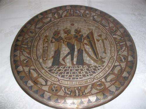 Round large beautiful inlayed eye patin wall plate