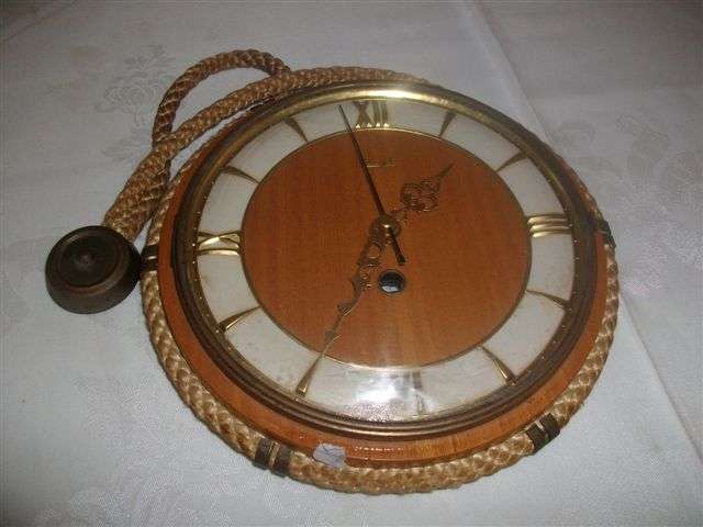 Interesting round battery operated clock in working order