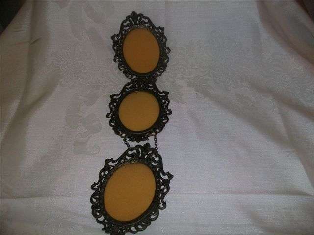 Orante three tier metal frame wall hanging