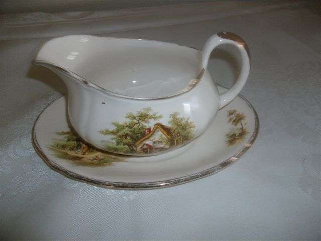 Vintage alfred meakin gravy boat