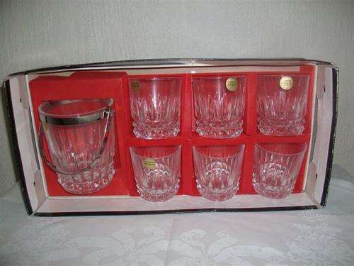 Wonderful boxed crystal whiskey glass with a ice bucket