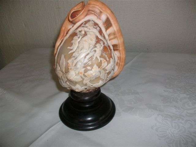 Vintage cameo shell on stand