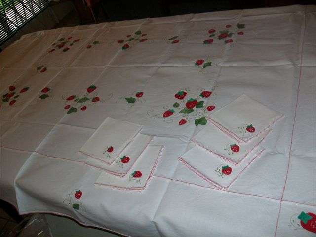 Large strawberry table cloth with matching napkins