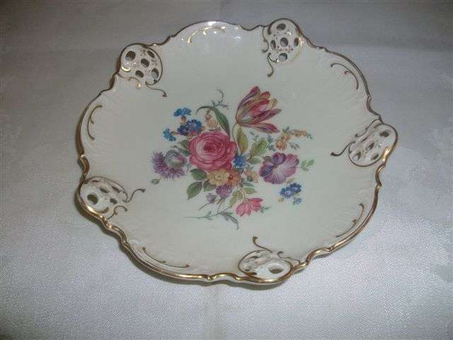 Simply lovely rose thrawl wall plate