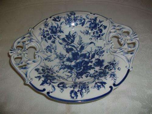 Beautiful blue and white flower wall plate