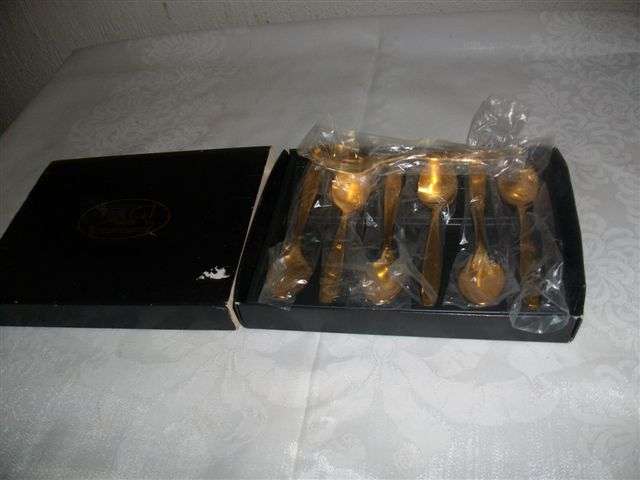 Plain gold plated teaspoons boxed
