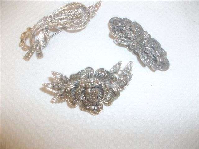 Three assorted vintage marquisette brooches